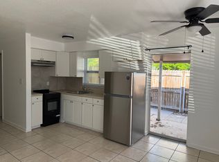 690 Union St APT 2, Dunedin, FL 34698