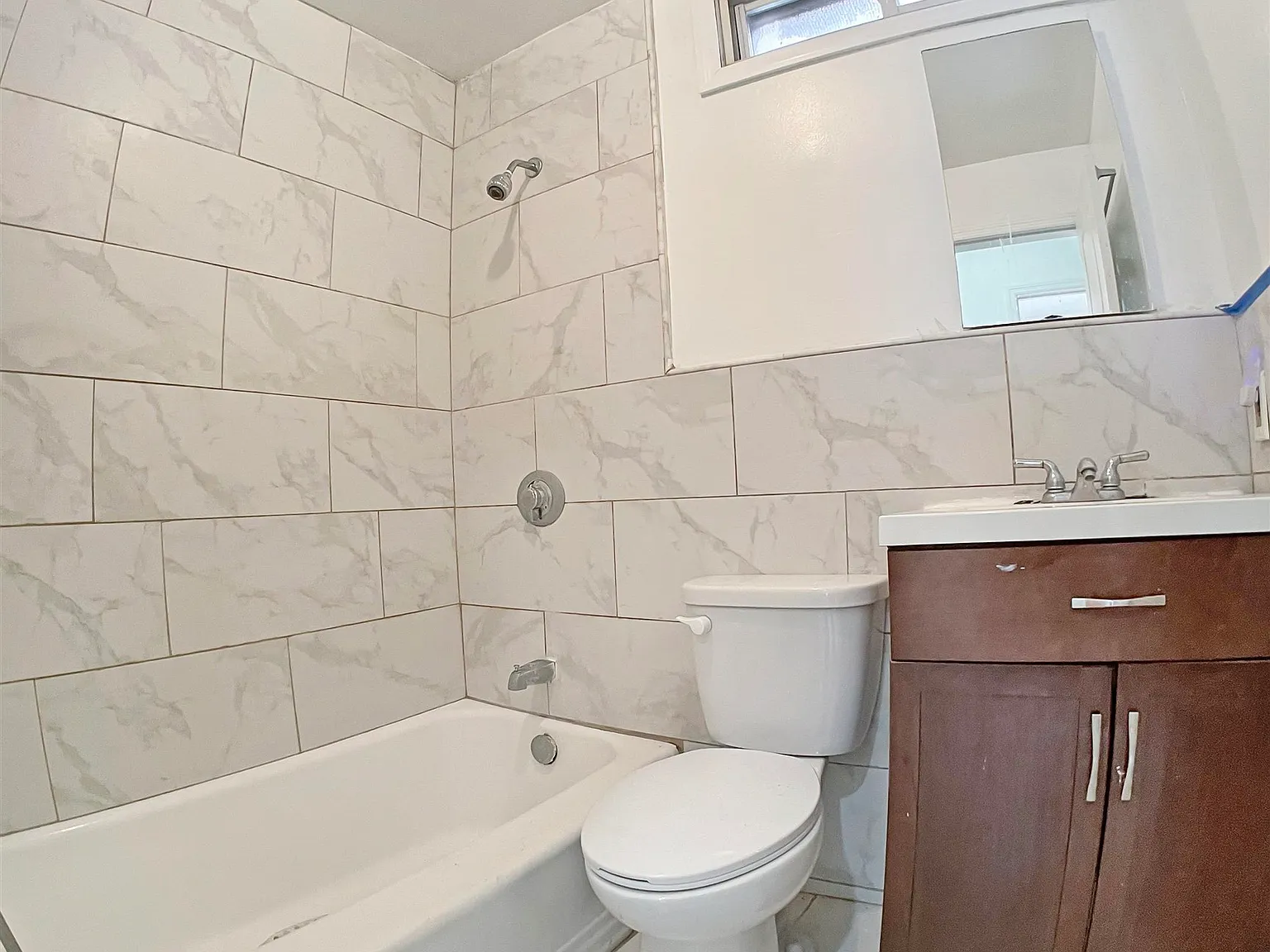3 bed, 1.0 bath, $2,100 — Photo 4