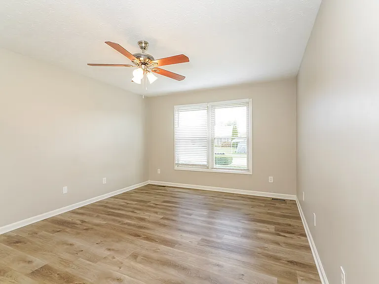 3124 Eastpointe Dr — Photo 9