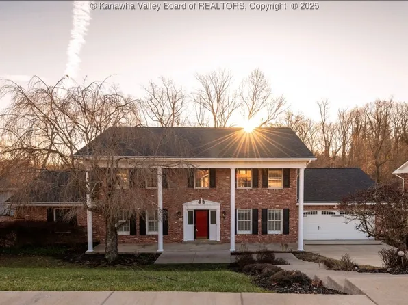 27 Brittany Woods Rd, Charleston, WV 25314