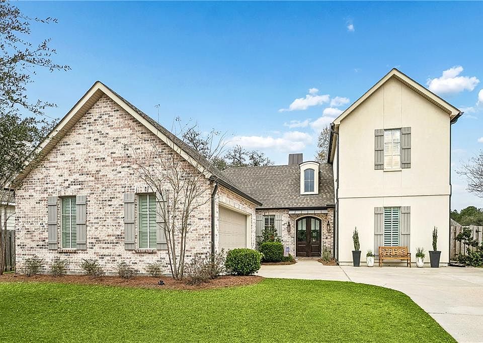 1st image of 218 W Longview Ct