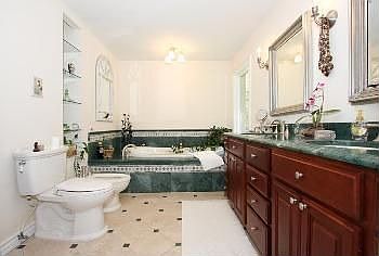 5th image of 37 Beaumont Dr