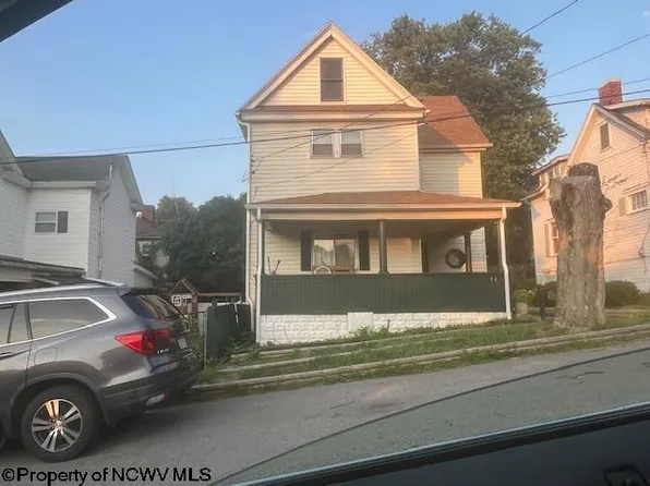 14 McKinney St, Fairmont, WV 26554