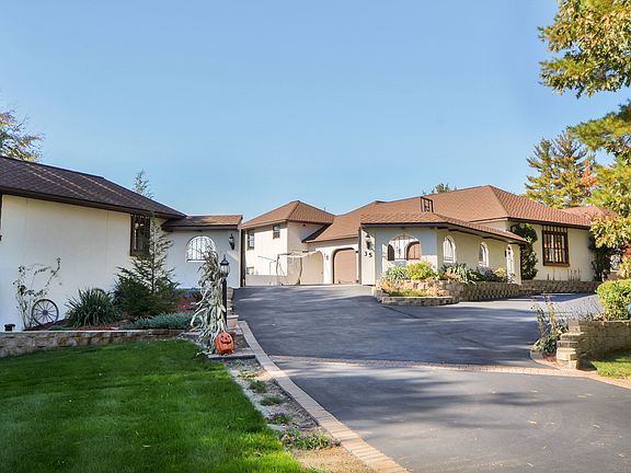 3rd image of 35 Woodland Dr