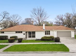 1301 Lundergan Ave, Park Ridge, IL 60068