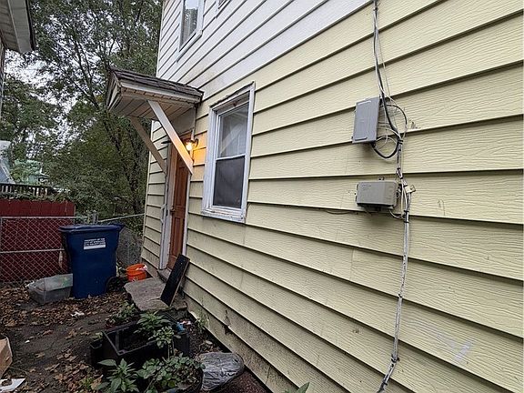 3rd image of 204 Union Pl