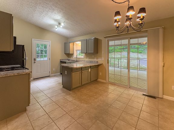 Dining Area with Screened-In Porch Access
