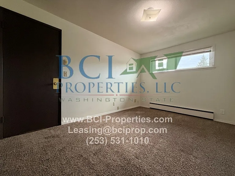 8402 McKinley Ave E — Photo 5