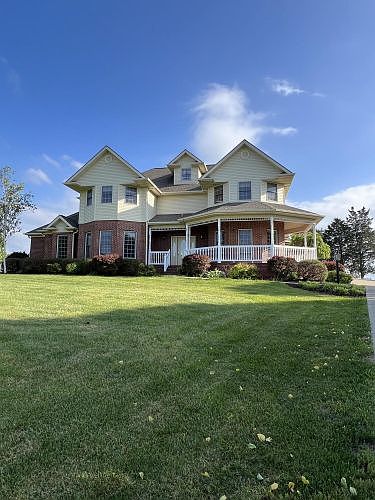 1st image of 227 Lincoln Hills Dr
