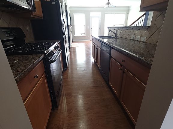 4th image of 817 Charles Bank Ave SE #817