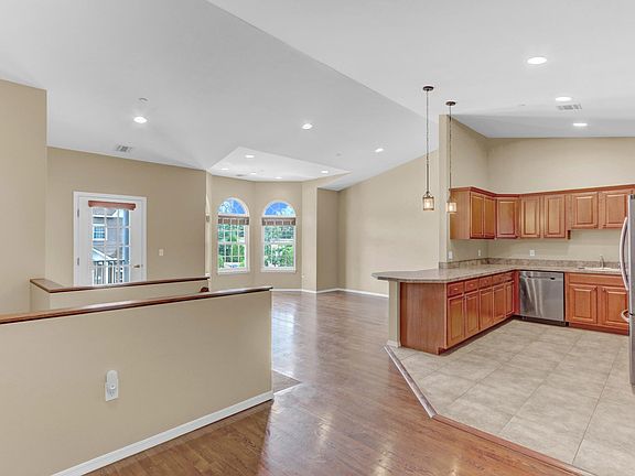 4th image of 70 Jacqueline Way