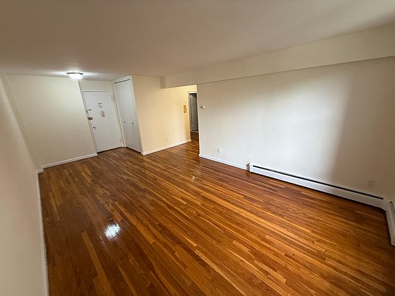 3rd image of 18-15 215th St #2Q