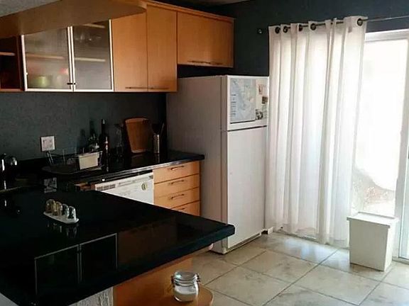 4th image of 677 NE 24th St APT 603
