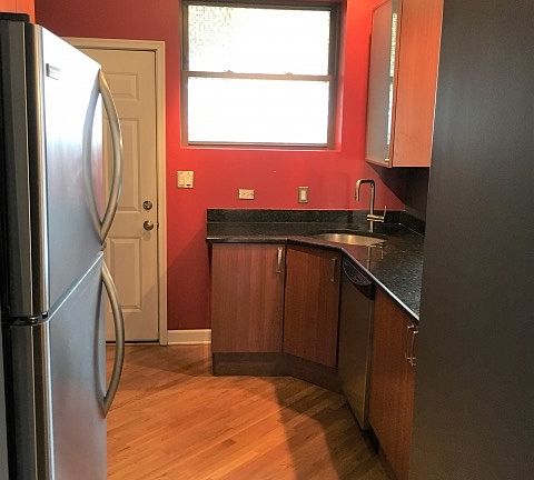 3rd image of 1654 W Farwell Ave #2