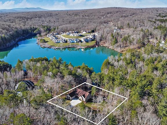 3rd image of 122 Brambleton Dr