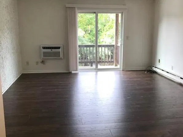 1190 Charles St APT 36, North Providence, RI 02865