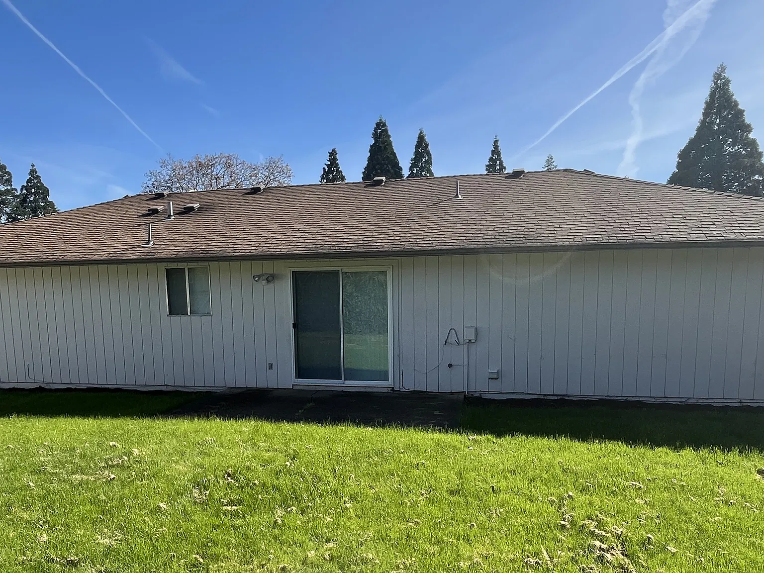 3 bed, 1040 sqft, $2,195 — Photo 3
