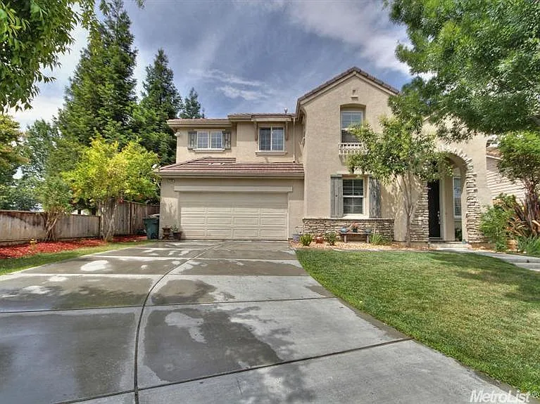 4746 Dandelion Loop photo 1