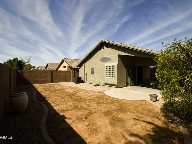 10221 W Daley Ln — Photo 17