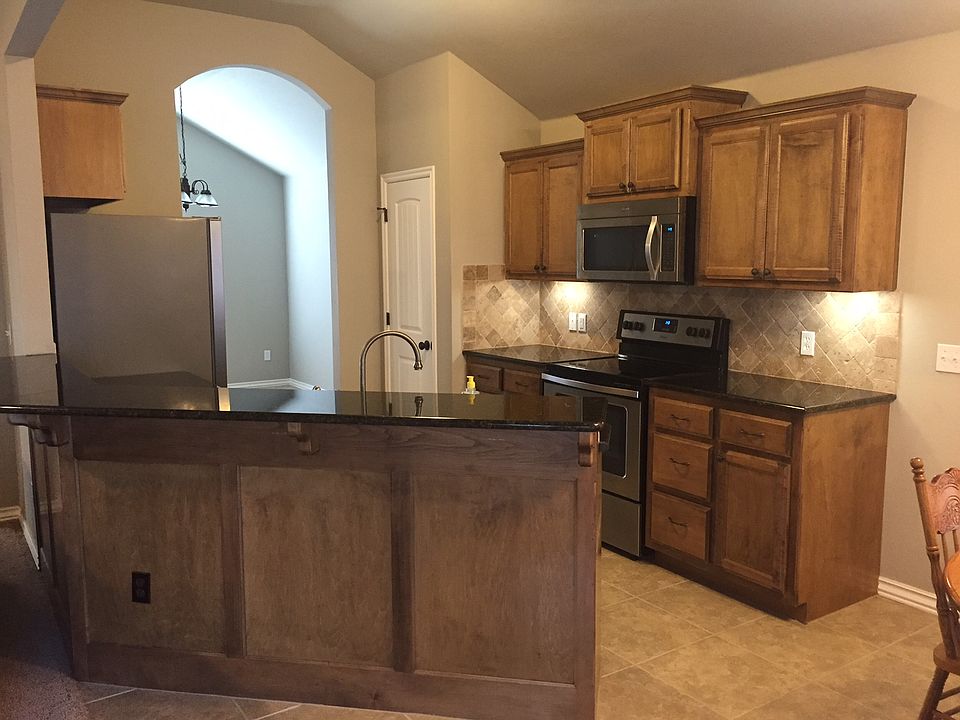 2nd image of 705 Apple Tree Ln