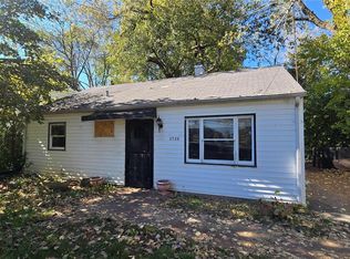 3733 Wright Ave, Saint Ann, MO 63074