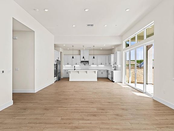 4th image of 14835 Grace Warren Way