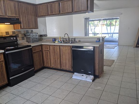 5th image of 1028 Bridlewood Way