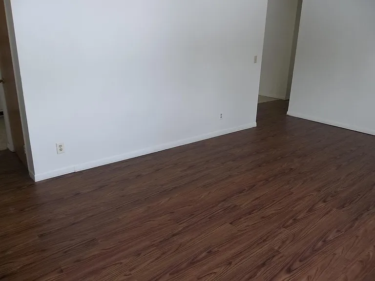 4458 S Crawford Rd #UPPER LEVEL — Photo 3