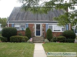 23 Columbine Ave, Merrick, NY 11566