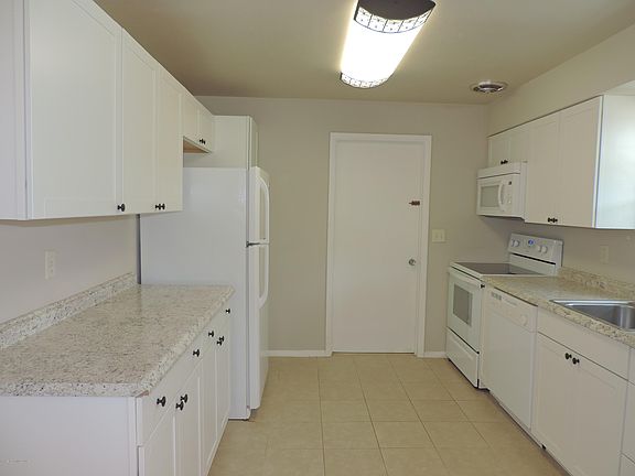 3rd image of 1110 Morse Ave
