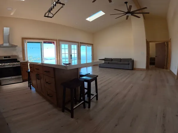 92-8207 Bamboo Ln, Captain Cook, HI 96704