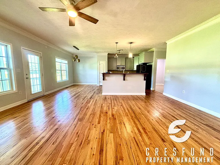 1933 Teesdale Dr — Photo 4