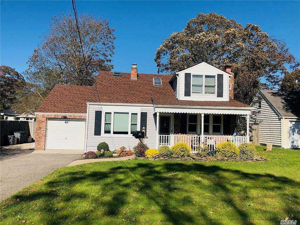 17 St, Sayville, NY 11782 Zillow