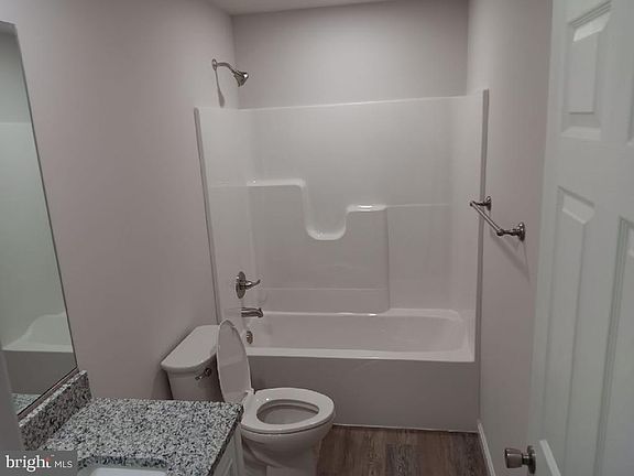 4th image of 248 Maryland Ave