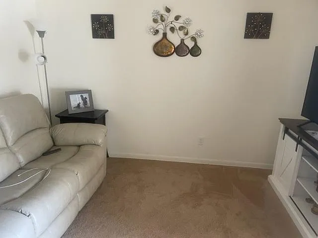 1 bed, 650 sqft, $1,400 — Photo 3