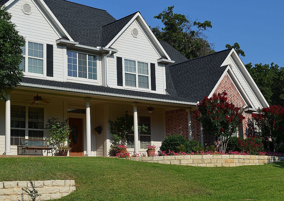 1st image of 1451 Woodlawn Ct