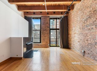 300 W Grand Ave APT 206, Chicago, IL 60654