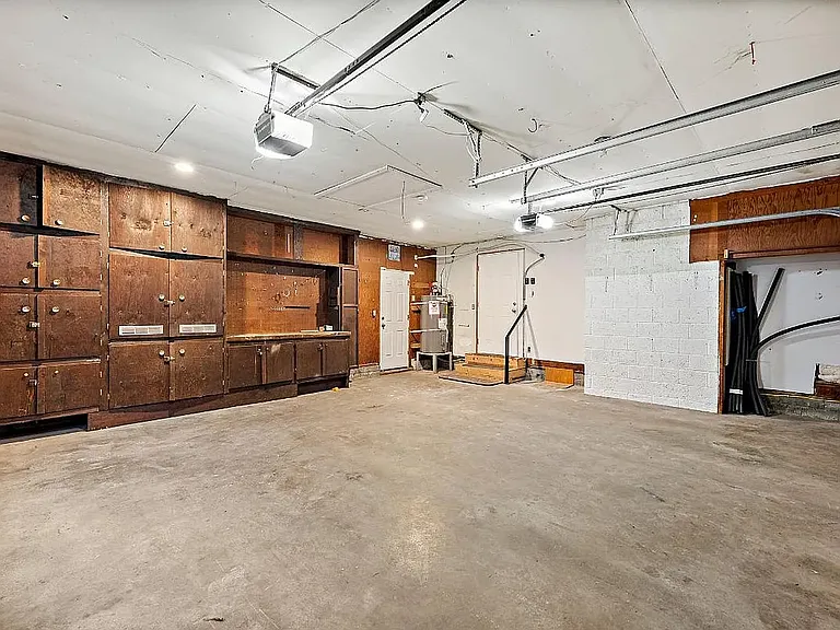 118 Violet Meadow St E — Photo 23