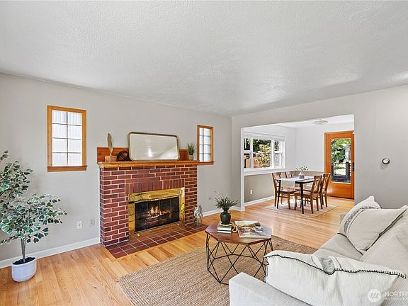 3rd image of 1510 N Mason Avenue