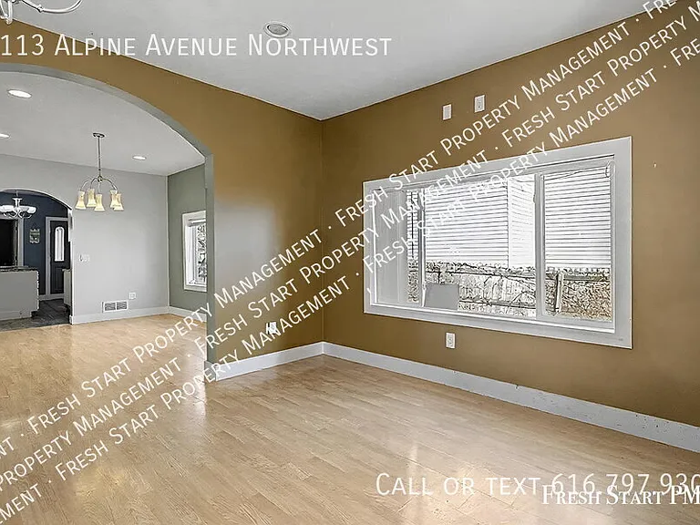 1113 Alpine Ave NW — Photo 29
