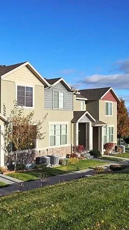 4 bed, 2292 sqft, $2,400 — Photo 1