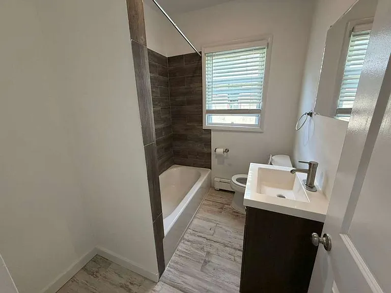 41 Lincoln Ave — Photo 16