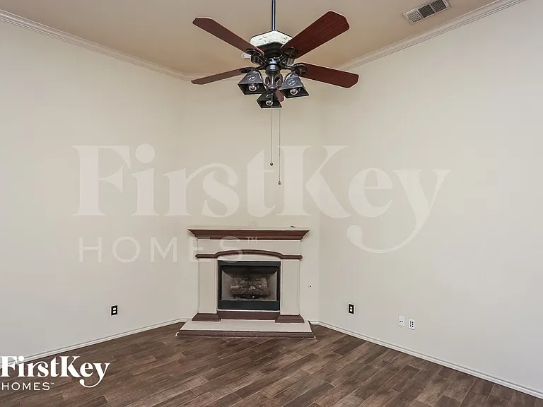 14413 Artesia Ct — Photo 2