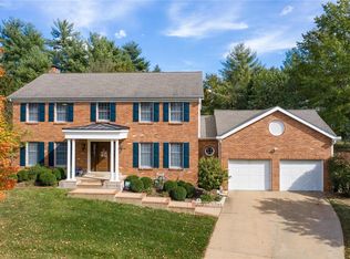 556 Ballas Park Dr, Saint Louis, MO 63122