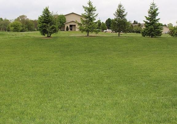 2nd image of 751 Meadows Ct