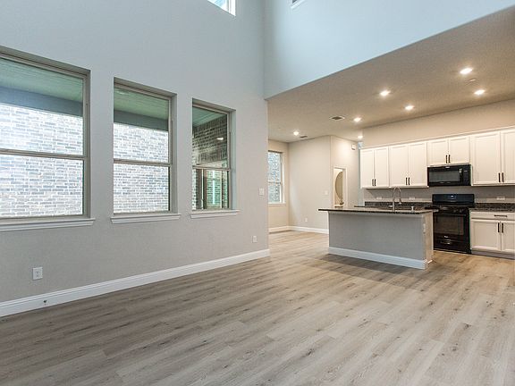 5th image of 7504 Palisades Dr