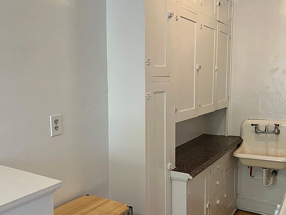 5th image of 3129 Aldrich Ave S APT 35