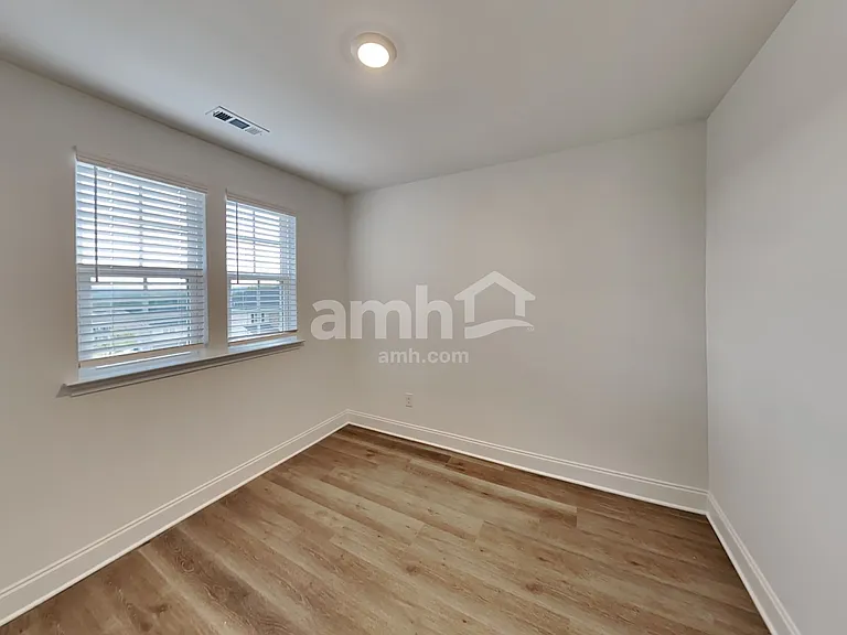238 Marin Dr — Photo 10