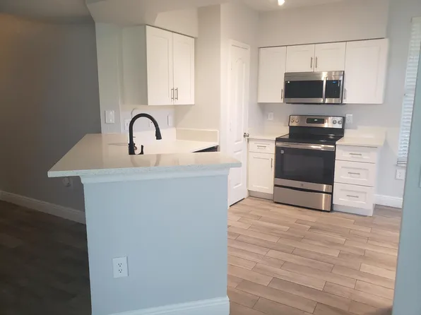 909 Belmont Pl, Boynton Beach, FL 33436