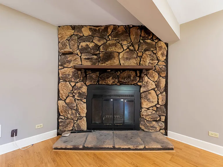 361 Lyons Dr — Photo 15